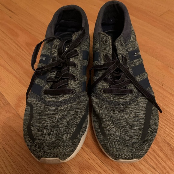 Adidas running shoes - Picture 1 of 3